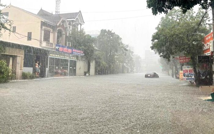 Sáng 20/9, mưa lớn tiếp diễn tại khu vực từ Nghệ An đến TP Huế. (Ảnh minh hoạ: N.T.)