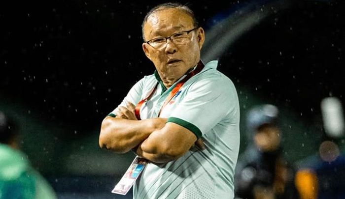 HLV Park Hang Seo gặp khó ở Thái Lan.