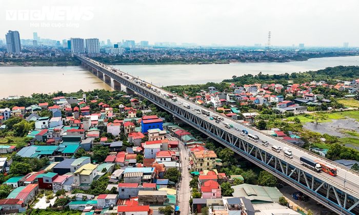 Cầu Thăng Long là điểm cuối của phân đoạn thứ nhất.