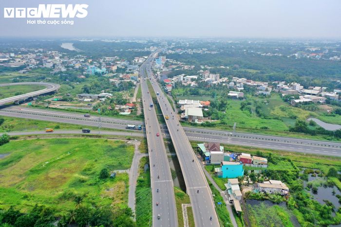 Khi hoàn thành, tuyến đường sẽ tăng khả năng kết nối giao thông giữa TP.HCM, Tây Ninh và các tỉnh miền Tây, đồng thời liên kết với cao tốc Bến Lức - Long Thành, Vành đai 3 và đại lộ Nguyễn Văn Linh. Dự án cũng góp phần hoàn thiện mạng lưới giao thông khu vực phía Nam TP.HCM, tạo thêm kết nối giữa các tuyến giao thông huyết mạch trong khu vực.
