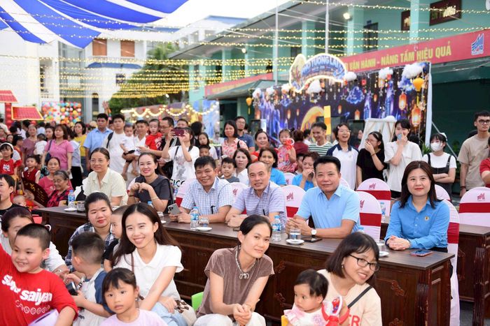 Sự kiện mang đến nhiều niềm vui cho các em. Ảnh: Hoàng Anh
