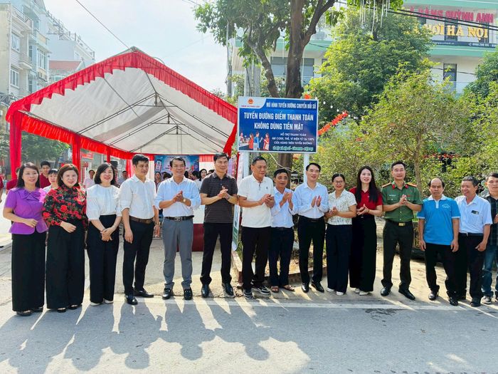 Xã Phúc Lộc ra mắt “Tuyến đường không dùng tiền mặt” trên tuyến đường 417 qua Vân Phúc.