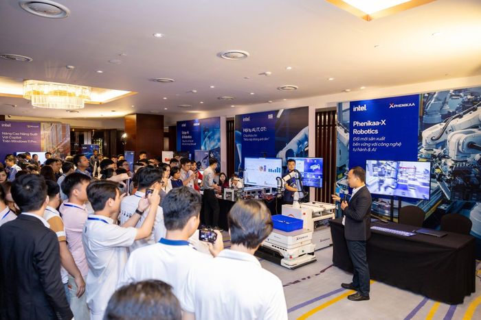 Sự hiện diện của Intel tại Việt Nam là một trong những dự án tiêu biểu hợp tác Việt Nam - Hoa Kỳ trong lĩnh vực công nghệ cao. Ảnh: Intel