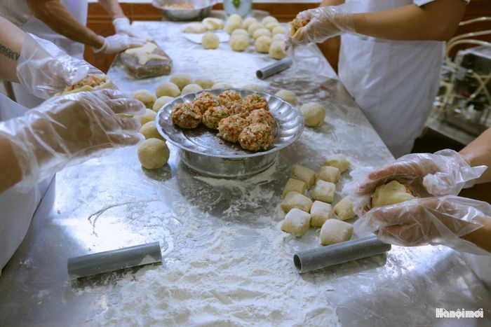 Hiện nay, loại bánh Trung thu nhân thập cẩm truyền thống vẫn là sản phẩm chủ lực, được nhiều người yêu thích nhất của bánh trung thu Nội Am. Bên cạnh đó, các hộ sản xuất thêm nhiều loại nhân hiện đại hơn phục vụ nhu cầu của thị trường như nhân trà xanh, đậu đỏ, đậu xanh...