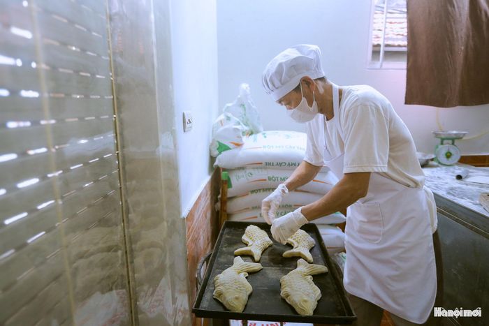 Do tính chất sản xuất thủ công, không sử dụng chất bảo quản, hạn sử dụng ngắn hơn nên các sản phẩm bánh Trung thu do các hộ sản xuất đều từ đơn đặt hàng trước. Cũng vì thế, hiện nay, các hộ không còn sản xuất tràn lan, hạn chế tình trạng lưu bánh. Do đó, bánh Trung thu Nội Am làm tới đâu là bán hết tới đó.