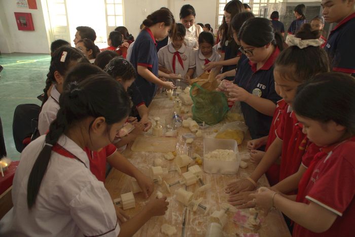 Các em nhỏ được tham gia nhiều hoạt động trong chương trình. Ảnh: Duy Anh