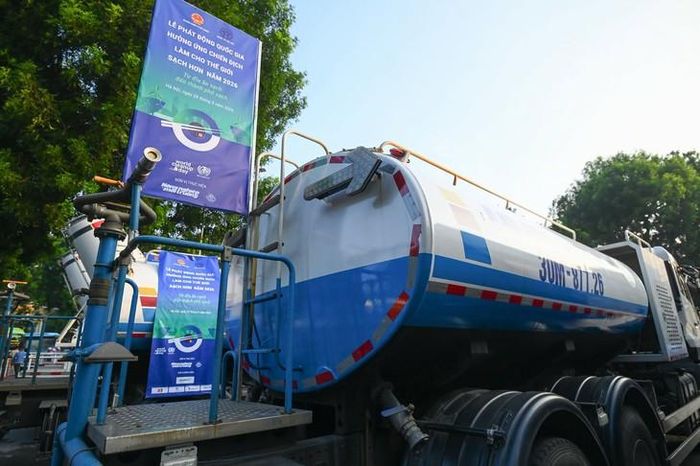 Làm cho Hà Nội sạch hơn không thể chỉ dựa vào việc tăng khối lượng thu gom và xử lý, mà cần giảm lượng chất thải phải xử lý.