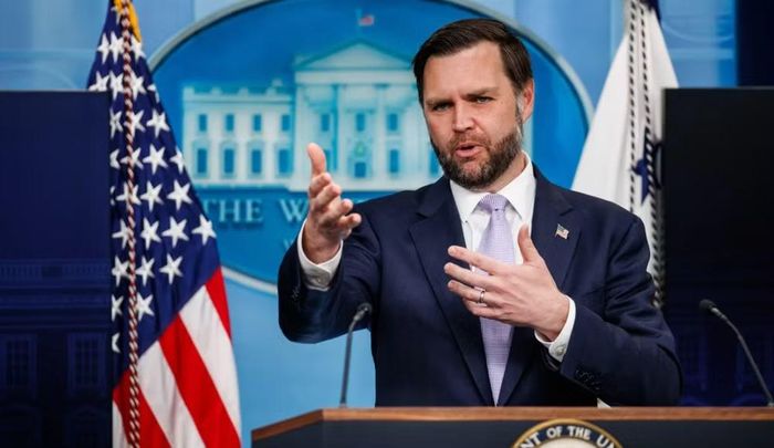 Phó Tổng thống Mỹ JD Vance đã thực hiện các cuộc gọi trực tiếp tới chỉ huy quân sự tại Trung Đông, châu Âu và châu Á trong mùa xuân và mùa hè, nhằm nghe đánh giá riêng về chiến dịch Iran.