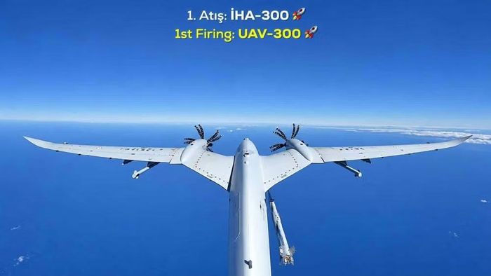Tầm bay tối đa của tên lửa IHA-300 chỉ đạt được khi phóng từ độ cao trên 10 km, tức là đòi hỏi một phương tiện mang vũ khí lên tầm cao, chẳng hạn như máy bay chiến đấu F-16.