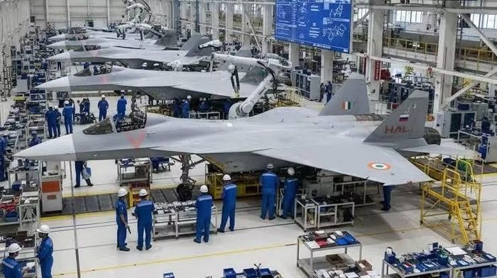 Nói về hệ thống tên lửa phòng không S-400, ông xác nhận: "Nga có khả năng thực hiện cả những nghĩa vụ đã bị trì hoãn. Chúng sẽ được thực hiện".