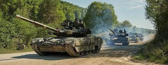 Cỗ chiến xa nói trên trang bị hệ thống phòng vệ chủ động (APS) Drozd do Liên Xô sản xuất, nó hiện diện tại khu vực huấn luyện Hệ thống Đe dọa và Mô phỏng Mục tiêu của Quân đội Mỹ cùng với các phương tiện chiến đấu khác của Liên Xô và Nga.