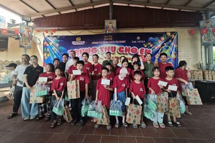 Chương trình để lại nhiều nụ cười và kỷ niệm đẹp cho các em nhỏ trước thềm Tết Trung thu.