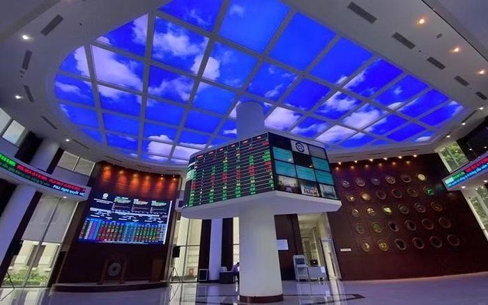 Hôm nay, thị trường chứng khoán Việt Nam chính thức được FTSE nâng hạng từ Cận biên lên Mới nổi thứ cấp