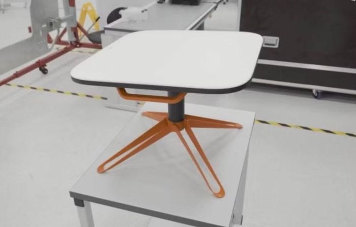 Phương án này sử dụng các vệ tinh quỹ đạo thấp của Cục 1440 để truyền dữ liệu đến thiết bị đầu cuối của người dùng trên mặt đất. Tín hiệu sau đó được gửi qua Wi-Fi đến máy tính bảng của người dùng, từ đó họ có thể kết nối với hệ thống bỏ phiếu điện tử.