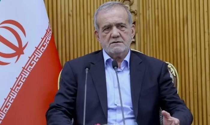 Tổng thống Iran Masoud Pezeshkian và Ngoại trưởng Abbas Araghchi nhiều lần đề cập giải pháp ngoại giao.