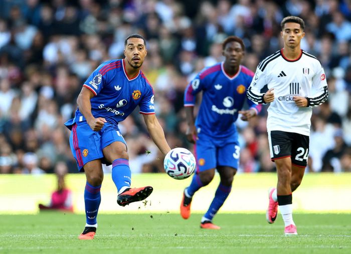 MU chi khoảng 155 triệu bảng để đưa về Carlos Baleba, Andrey Santos và Youri Tielemans trong kỳ chuyển nhượng hè.