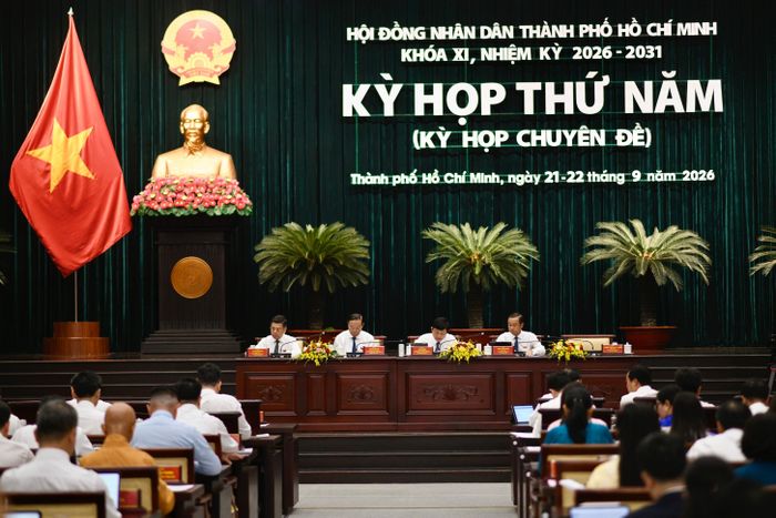  Quang cảnh kỳ họp thứ 5 HĐND TP.HCM sáng 21/9. Ảnh: Duy Hiệu.