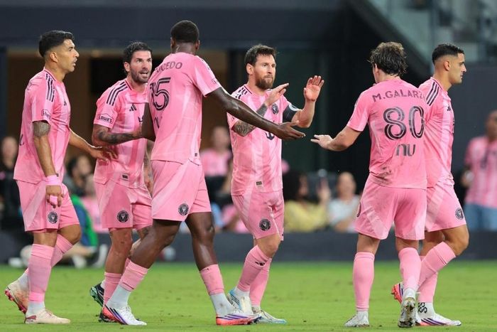  Đội bóng của Chủ tịch Beckham không nên chỉ trông chờ vào Messi. Ảnh: Reuters.