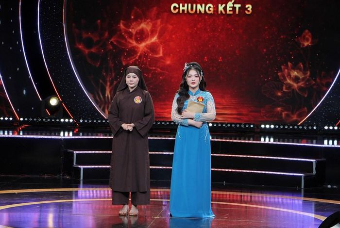 Nguyễn Thị Mỹ Duyên và Võ Thị Bé có cùng số điểm, nhưng Võ Thị Bé có điểm phần ca cao hơn nên giành quyền bước tiếp