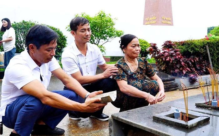 Từ thông tin được đăng tải, gia đình bà Khoa đã vượt hơn 1.000km tìm lại anh trai