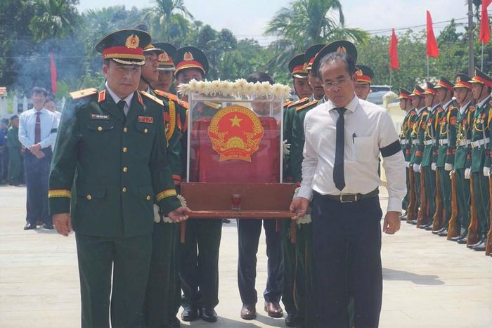 17 liệt sĩ được đưa về an táng tại Nghĩa trang liệt sĩ Tân Bình