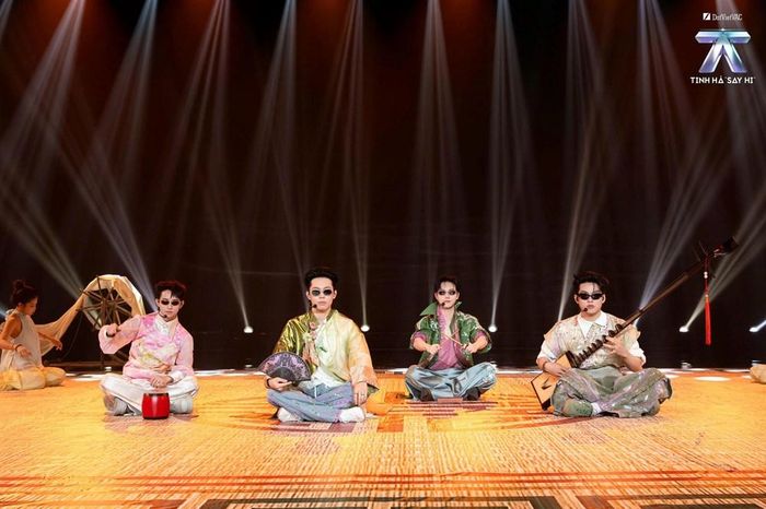 Văn hóa truyền thống được các nghệ sĩ thể hiện bằng phong cách gần gũi với giới trẻ, nhưng vẫn giữ được giá trị cốt lõi. Ảnh: “Tinh hà say hi”