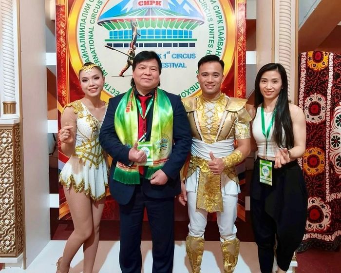 Đoàn Liên đoàn Xiếc Việt Nam gồm 4 thành viên tham dự Liên hoan Xiếc quốc tế lần thứ nhất tại Tajikistan