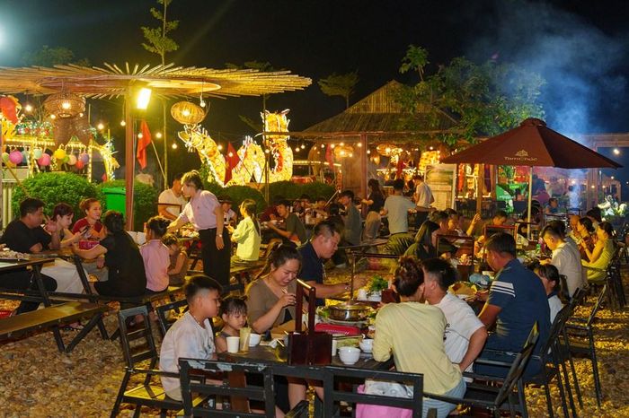 Không gian ẩm thực đa dạng, đặc sắc chắc chắn sẽ là điểm khó có thể bỏ qua khi đến với Tam Chúc dịp Trung thu năm 2026