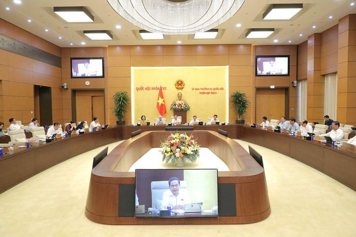 Quang cảnh phiên họp