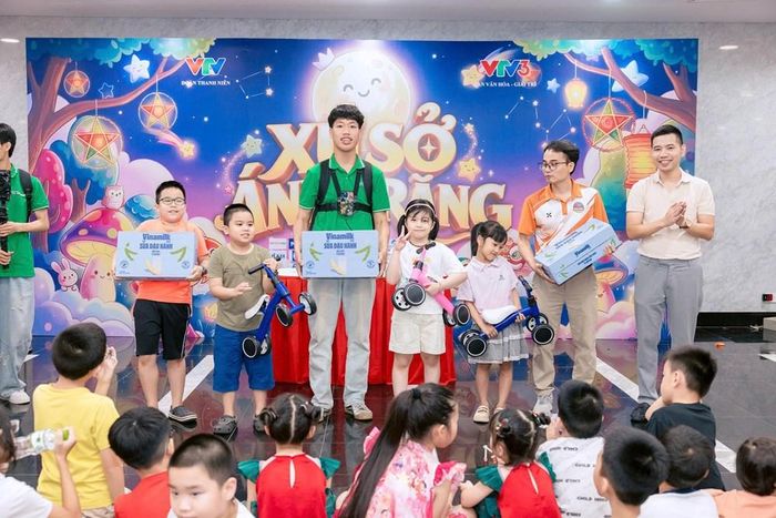 Ban Tổ chức đã trao nhiều giải thưởng ý nghĩa