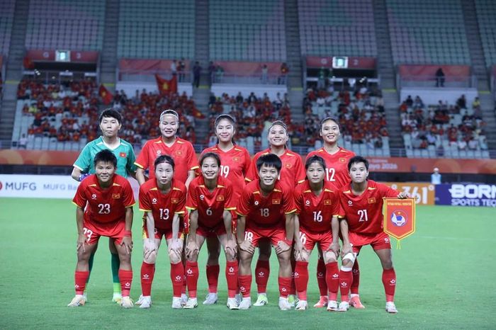 ĐT nữ Việt Nam giành quyền vào tứ kết, qua đó nhận thưởng 500 triệu đồng từ LĐBĐ Việt Nam. Ảnh: Thụy An