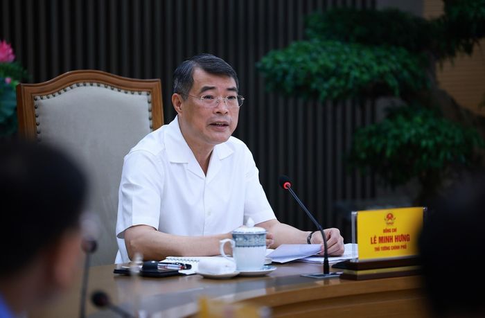 Thủ tướng Lê Minh Hưng chủ trì cuộc họp với lãnh đạo Bộ Giáo dục và Đào tạo và các bộ, ngành về phát triển giáo dục và đào tạo. Ảnh: Dương Giang – TTXVN