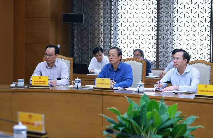 Lãnh đạo Bộ Giáo dục và Đào tạo tham dự cuộc họp. Ảnh: Dương Giang – TTXVN