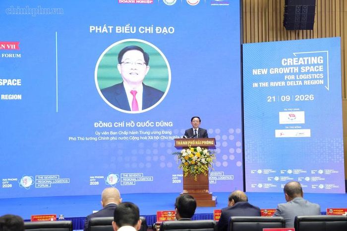 Phó Thủ tướng đề nghị Bộ Công Thương tiếp tục phát huy vai trò đầu mối, chủ trì triển khai các nhiệm vụ trong Chiến lược phát triển dịch vụ logistics - Ảnh: chinhphu.vn/Gia Huy