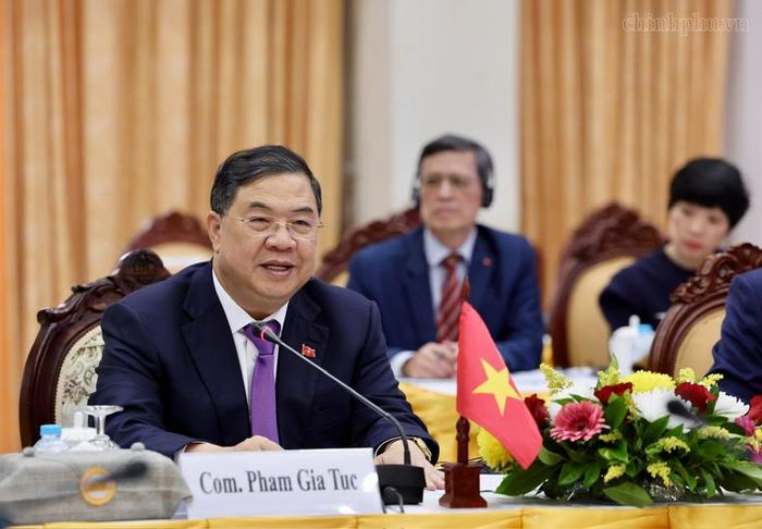 Phó Thủ tướng Thường trực Phạm Gia Túc hội đàm với Phó Thủ tướng Thường trực Lào Saleumxay Kommasith - Ảnh: chinhphu.vn/Phương Nguyên