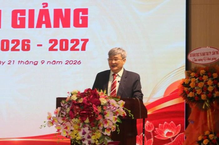 GS.TS. Trần Công Luận, Hiệu trưởng Trường Đại học Tây Đô phát biểu tại Lễ khai giảng - Ảnh: chinhphu.vn/ Lê Sơn