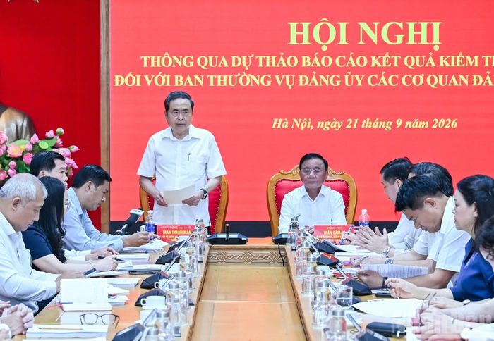 Chủ tịch Quốc hội Trần Thanh Mẫn, Trưởng Đoàn Kiểm tra, giám sát số 220 phát biểu kết luận hội nghị. (Ảnh: DUY LINH)