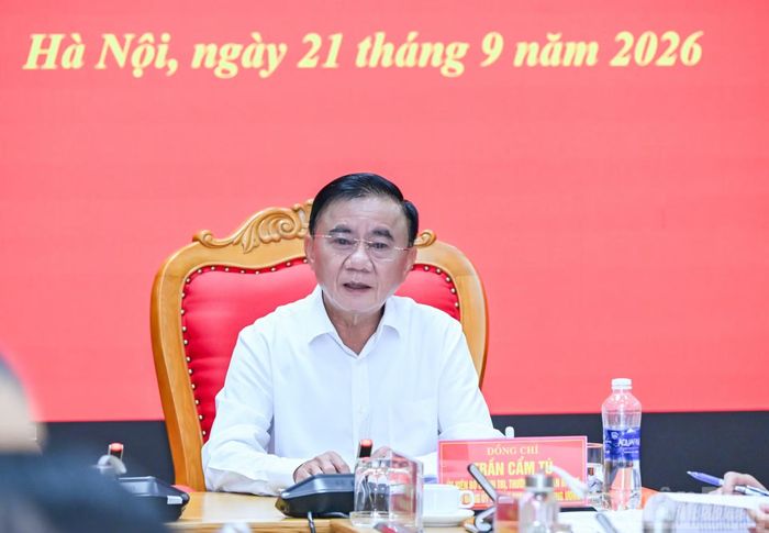 Thường trực Ban Bí thư Trần Cẩm Tú, Bí thư Đảng ủy các cơ quan Đảng Trung ương phát biểu tại hội nghị. (Ảnh: DUY LINH)
