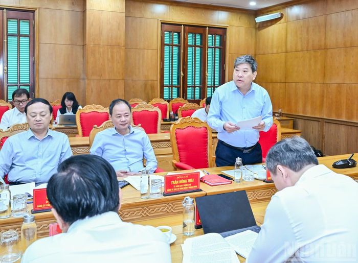Phó Giám đốc Thường trực Học viện Chính trị quốc gia Hồ Chí Minh Nguyễn Duy Bắc phát biểu tại hội nghị. (Ảnh: DUY LINH)