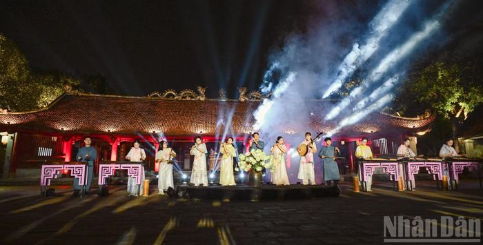 Festival đồng thời tạo không gian để nghệ sĩ, nghệ nhân, các đơn vị văn hóa, doanh nghiệp và cộng đồng sáng tạo cùng tham gia, thúc đẩy kết nối di sản với sáng tạo, văn hóa với du lịch, bảo tồn với phát huy giá trị.