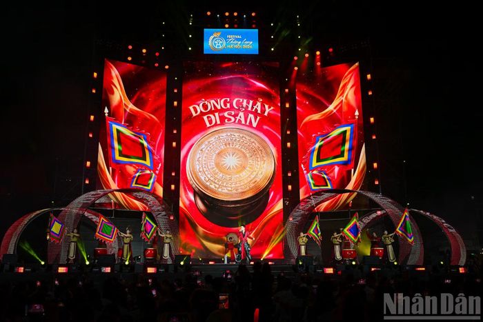 Festival khép lại, nhưng "Dòng chảy di sản" tiếp tục được nối dài trong đời sống văn hóa của Thủ đô; những giá trị được khơi dậy, những kết nối được hình thành và những sáng tạo được thử nghiệm sẽ tiếp tục góp phần phát huy di sản, nuôi dưỡng sức sáng tạo, phát triển sản phẩm văn hóa gắn với du lịch và đưa văn hóa Hà Nội lan tỏa rộng hơn. Từ di sản hôm qua đến sáng tạo hôm nay, "Dòng chảy di sản" tiếp tục được nối dài bằng sức sống của một Hà Nội văn hiến, hiện đại và sáng tạo.
