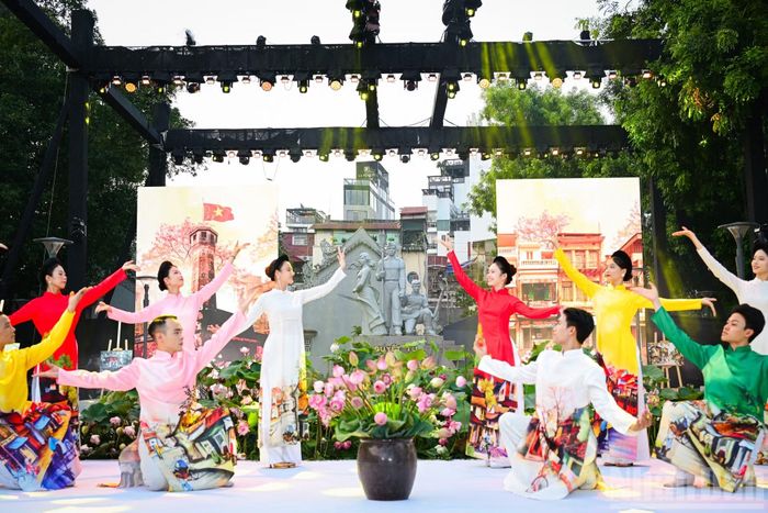 Là một trong những sự kiện nổi bật trong khuôn khổ Festival Thăng Long-Hà Nội năm 2026, chương trình “Sắc màu Hà Nội-The Color of Hanoi” đã mở ra không gian sáng tạo.