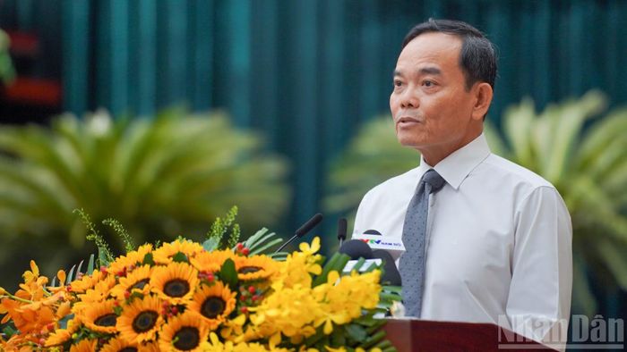 Đồng chí Trần Lưu Quang, Ủy viên Bộ Chính trị, Bí thư Thành ủy Thành phố Hồ Chí Minh phát biểu tại kỳ họp. (Ảnh: THẾ ANH)