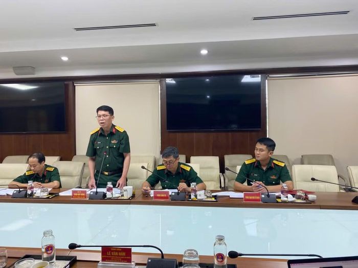 Đại tá Trần Duy Hưng, Phó Cục trưởng Cục Quân y, Tổng cục Hậu cần-Kỹ thuật, Bộ Quốc phòng phát biểu. (Ảnh: Anh Thơ)