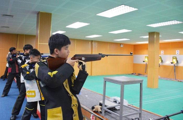  Một buổi tập luyện của đội bắn súng Quân đội. Ảnh: qdnd.vn   