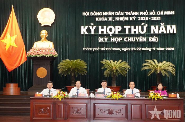 Lãnh đạo HĐND TP Hồ Chí Minh điều hành kỳ họp.