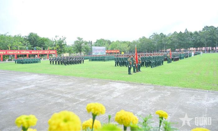 Quang cảnh lễ kỷ niệm 50 năm ngày truyền thống Sư đoàn 330, Quân khu 9.