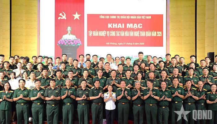  Các đại biểu dự buổi khai mạc lớp tập huấn.