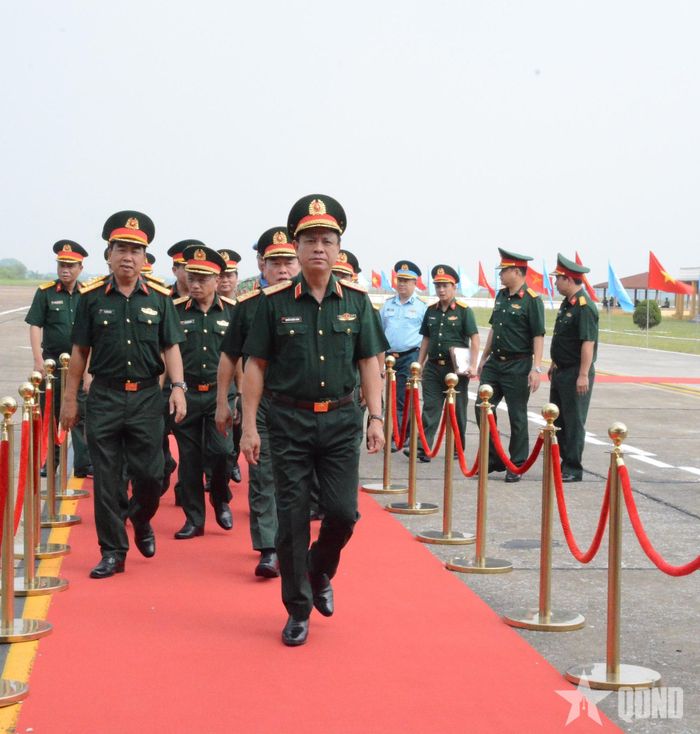 Thượng tướng Nguyễn Trường Thắng chủ trì tổng duyệt.