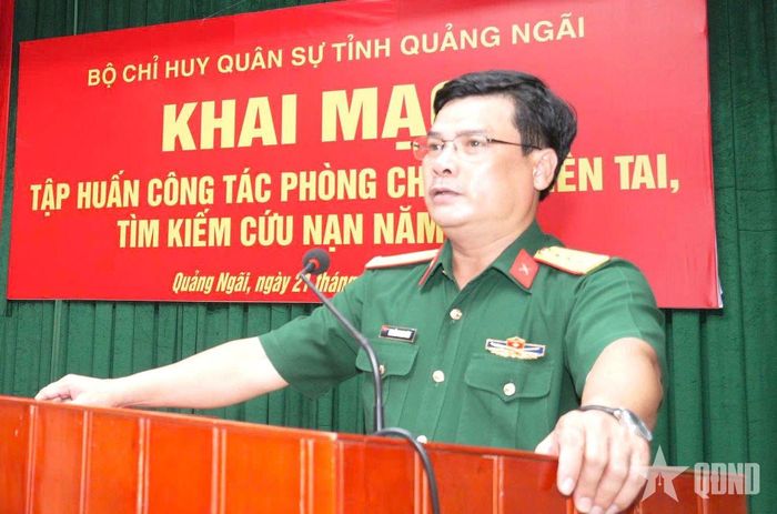 Giáo viên giới thiệu nội dung tập huấn.